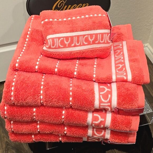 Juicy Couture Home Juicy Logo Textured Bath & Towel Set - Picture 6 of 10
